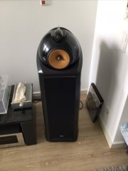 Bowers and Wilkins B&W 802 Nautilus (2)