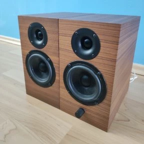 AQ Dvoup�smov� aktivn� reprosoustavy AQ M27 - hifi bazar