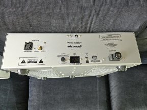 pair of Audio Research monoblo Research monoblok (2)