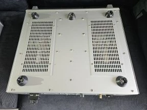 pair of Audio Research monoblo Research monoblok (3)