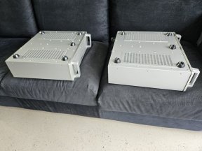 pair of Audio Research monoblo Research monoblok (4)