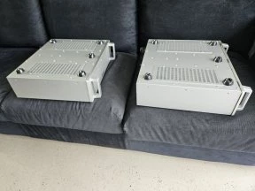 pair of Audio Research monoblo Research monoblok (4)