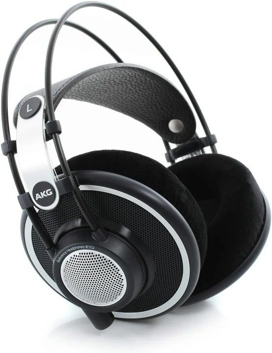 AKG K-702